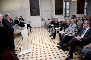 cBischofgratulation_ES_F._Neuhold-530