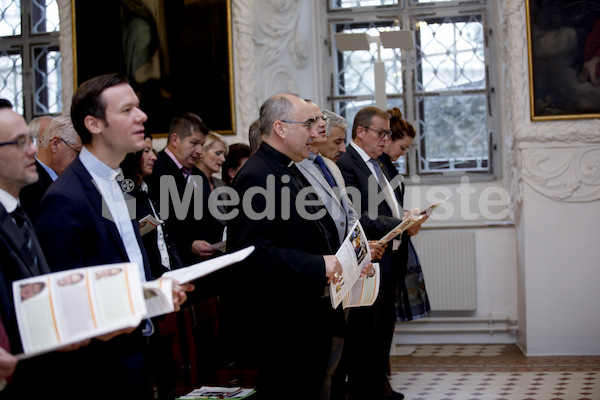 cBischofgratulation_ES_F._Neuhold-577