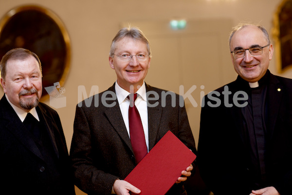 cBischofgratulation_ES_F._Neuhold-91