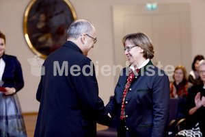 cBischofgratulation_ES_F._Neuhold-93