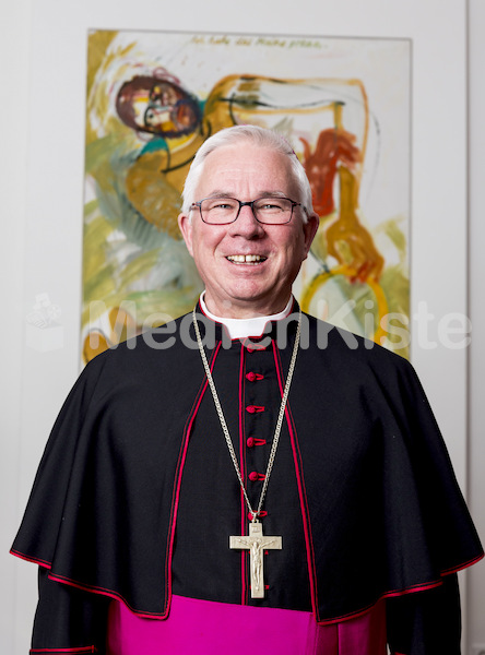 Erzbischof Dr. Franz Lackner von Salzburg r-0212