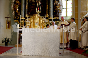 Foto Neuhold Altarweihe in St. Katharein a. d. Laming-9425