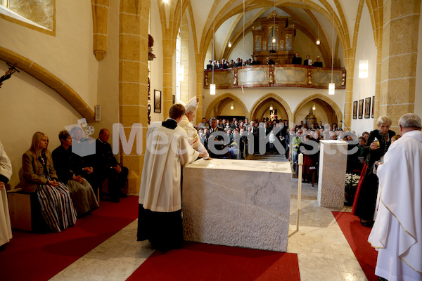 Foto Neuhold Altarweihe in St. Katharein a. d. Laming-9525