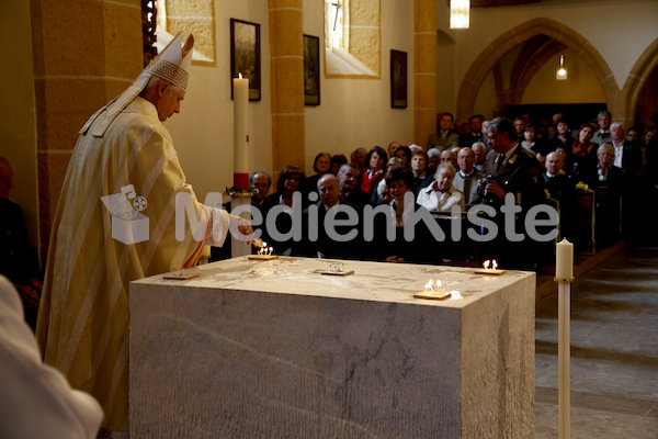 Foto Neuhold Altarweihe in St. Katharein a. d. Laming-9540