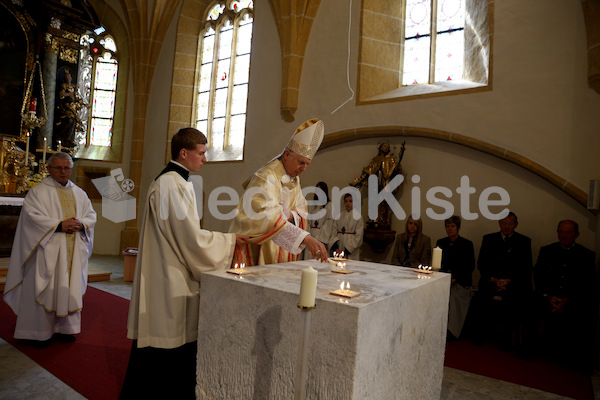 Foto Neuhold Altarweihe in St. Katharein a. d. Laming-9546