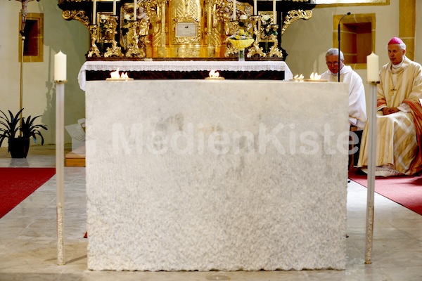 Foto Neuhold Altarweihe in St. Katharein a. d. Laming-9553