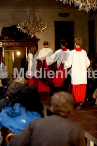 Foto Neuhold Priestermodenschau Lange Nacht der Kirchen 2013-0002 (29)