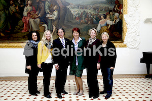 Foto_Neuhold_Bischofgratulation_2014-0006