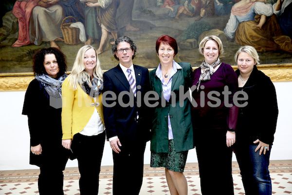 Foto_Neuhold_Bischofgratulation_2014-0009