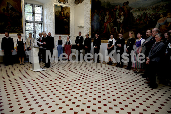 Foto_Neuhold_Bischofgratulation_2014-9770