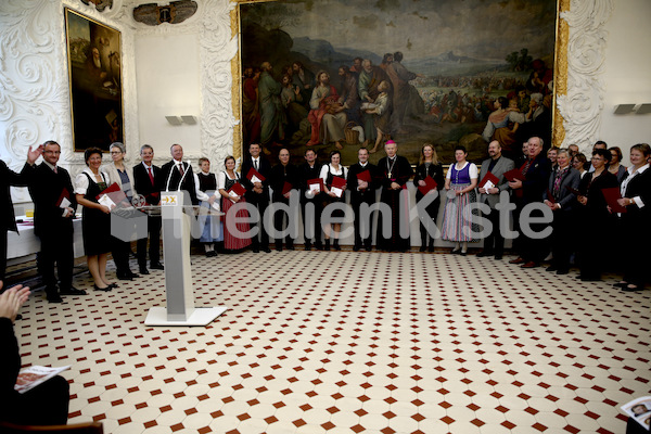 Foto_Neuhold_Bischofgratulation_2014-9831