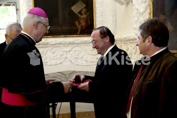Foto_Neuhold_Bischofgratulation_2014-9853