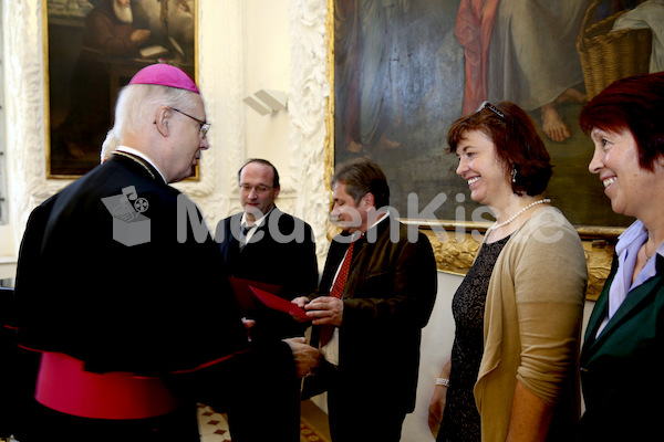 Foto_Neuhold_Bischofgratulation_2014-9859