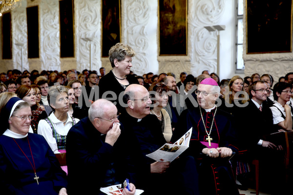 Foto_Neuhold_Bischofgratulation_2014-9877