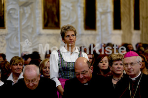 Foto_Neuhold_Bischofgratulation_2014-9883