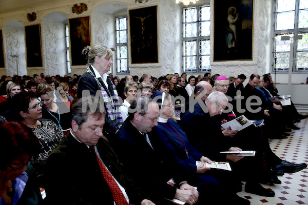 Foto_Neuhold_Bischofgratulation_2014-9889