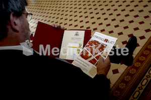 Foto_Neuhold_Bischofgratulation_2014-9893