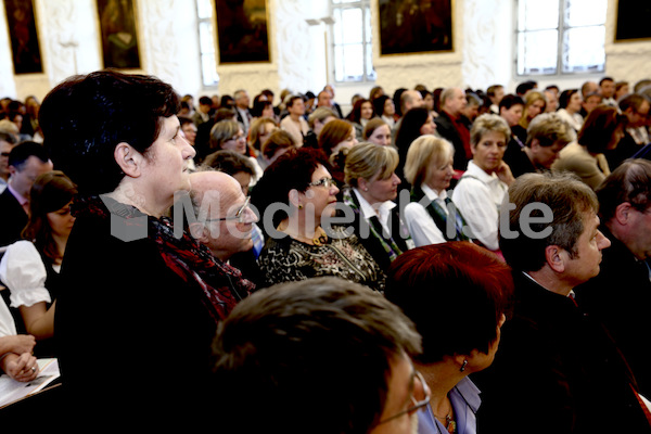 Foto_Neuhold_Bischofgratulation_2014-9904