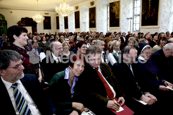 Foto_Neuhold_Bischofgratulation_2014-9906