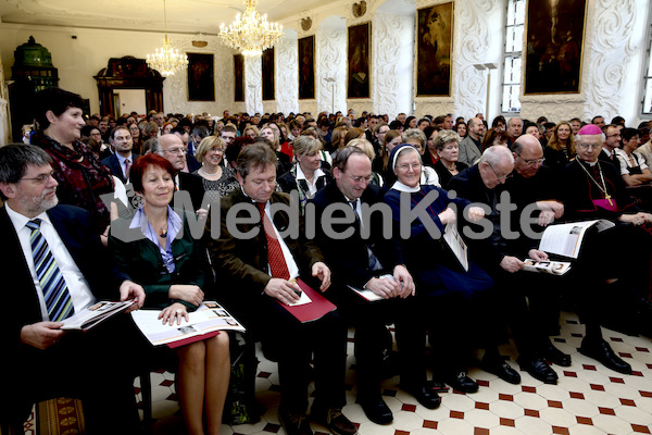 Foto_Neuhold_Bischofgratulation_2014-9908