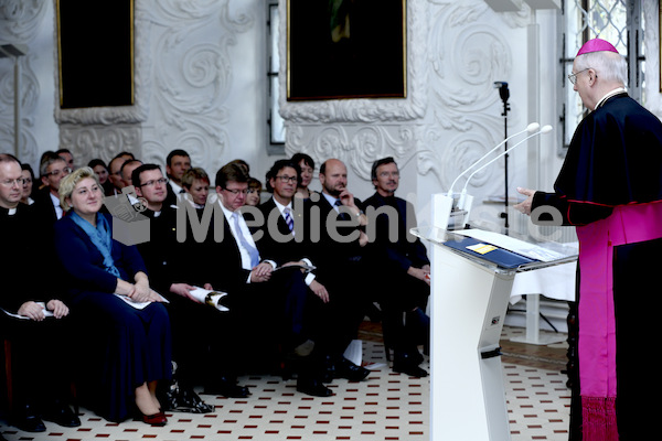 Foto_Neuhold_Bischofgratulation_2014-9948