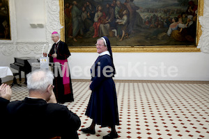 Foto_Neuhold_Bischofgratulation_2014-9953