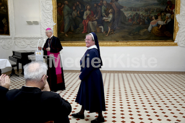 Foto_Neuhold_Bischofgratulation_2014-9953