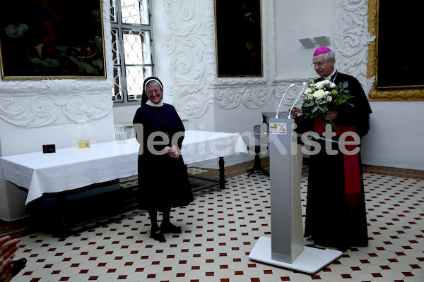 Foto_Neuhold_Bischofgratulation_2014-9955