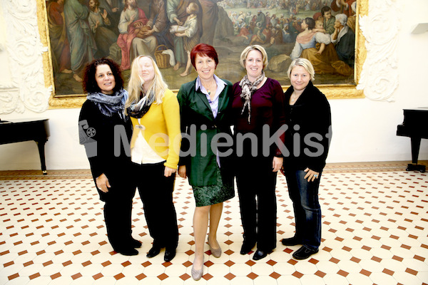 Foto_Neuhold_Bischofgratulation_2014-9993