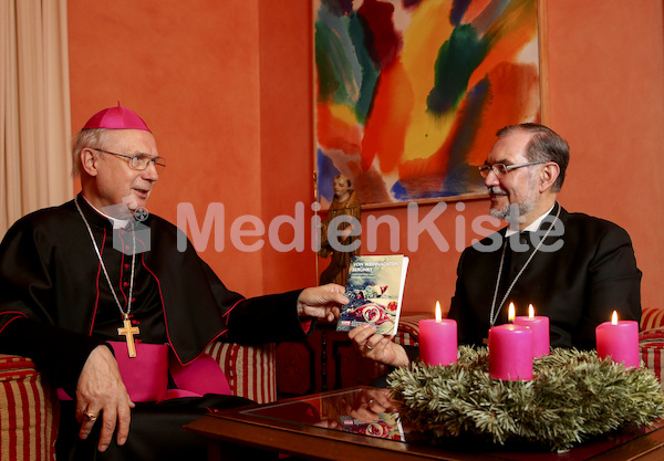 Foto_Neuhold_Weihnachtsheft_mit_DB_Kapellari_SI_Miklas-9674-2