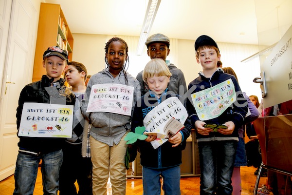 Heute ist ein Glueckstag-9975