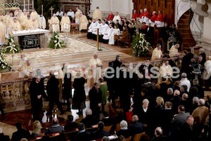 Hl. Messe Inauguration Feier EB Lackner (329)