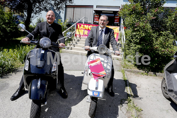 LNK Pressekonferenz mit Vespa-7217