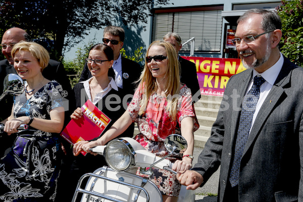 LNK Pressekonferenz mit Vespa-7240