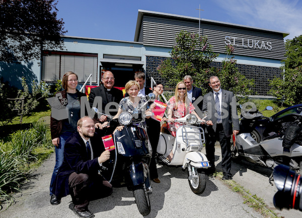 LNK Pressekonferenz mit Vespa-7248