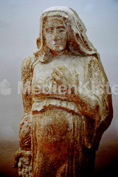 LSF Marienstatue Segnung-1200