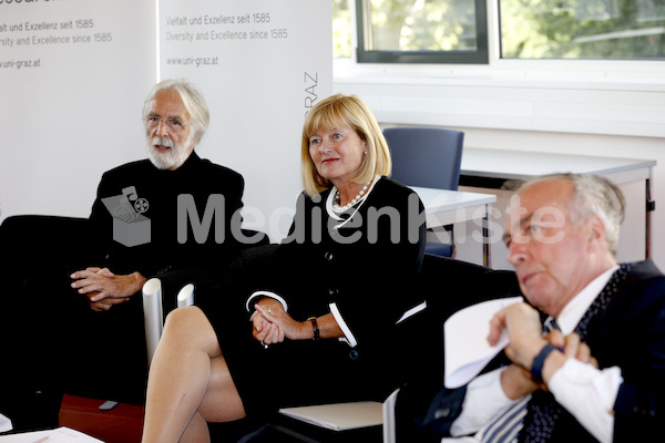 Michael Haneke erhaelt den Ehrendoktor der Universitaet Graz-0989