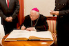 Nuntius Eintrag ins Goldene Buch beim DB-4358