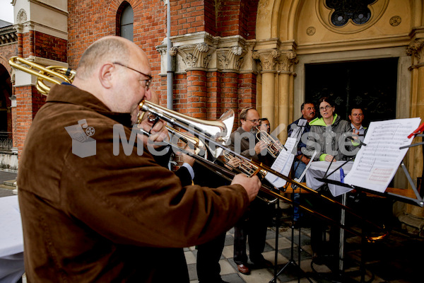 var-plain_site-storage-images-media2012-segnung-zentralfriedhof-eingang-7650-1259387-1-ger-DE-Segnung-Zentralfriedhof-Eingang-7650