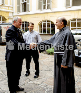 Weihbischof Aurel Perca aus Rumaenien bei DB Kapellari-3980