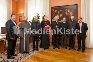 Weihbischof Aurel Perca aus Rumaenien bei DB Kapellari-3985
