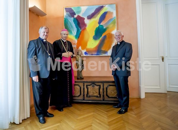 Weihbischof Aurel Perca aus Rumaenien bei DB Kapellari-3989-2