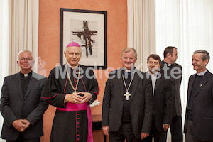 Weihbischof Aurel Perca aus Rumaenien bei DB Kapellari-3994